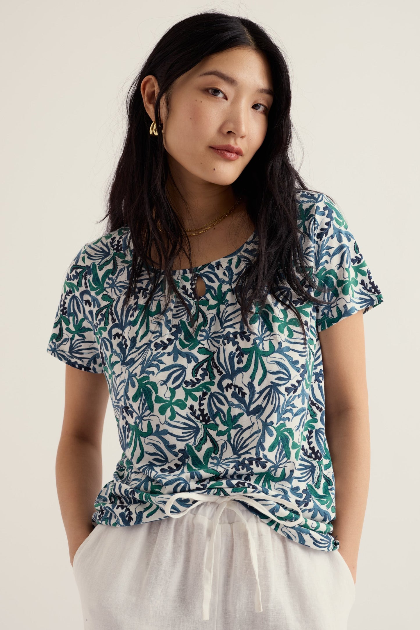 Appletree Keyhole Detail T-Shirt